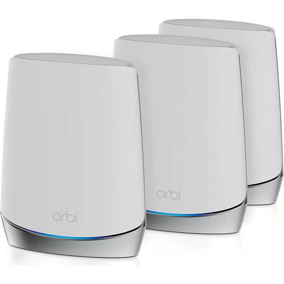 A stock product rendering included in the source post, showing three white Netgear Orbi mesh-router units.